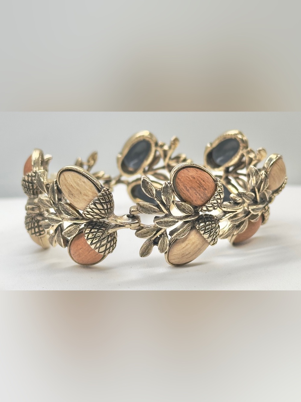 Vintage Coro Acorn Oak Leaf Bracelet Brass Gold Tone Thermoset Brown Tan Fall